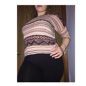 ⭐3 for $10 Peach colored tribal quarter sleeve